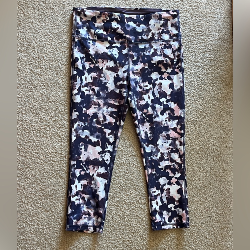 Marika Women’s Size L Sport Buttery Soft High Rise Tummy Control Capri Leggings